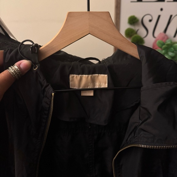 Michael Kors lightweight rain jacket - Picture 9 of 11